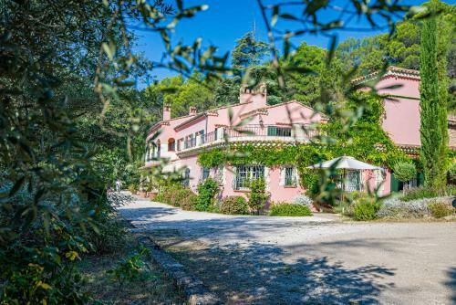 Gites Des Nymph�as Provence