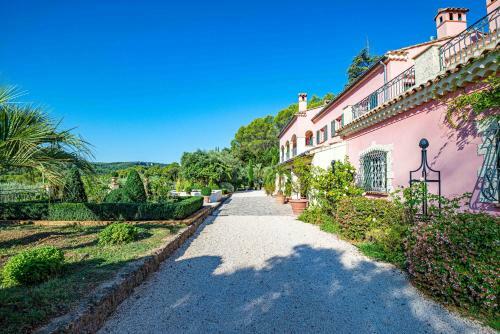 Gites Des Nymph�as Provence