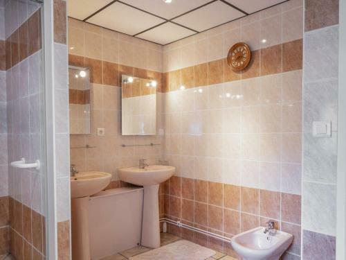G�te Sanssat, 4 Pi�ces, 8 Personnes - Fr-1-489-192