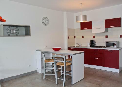 Apartment 4 People Near The Beach