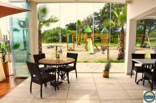 Seaside Apartment With Beach Service
