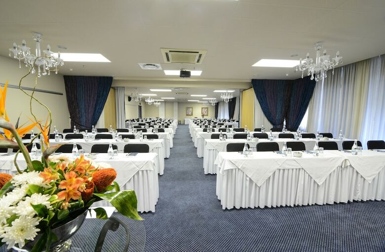 Cape Town Lodge Hotel