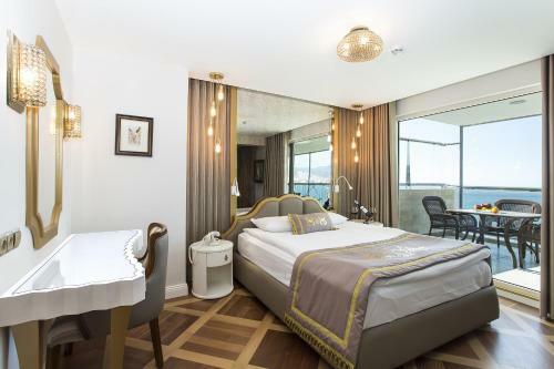 Izmir Palas Hotel