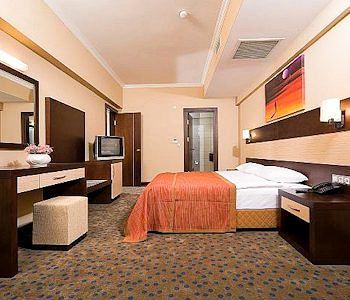 Mom Hotel