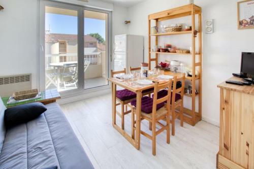 Charming Apartment In Residence With Swimming Pool