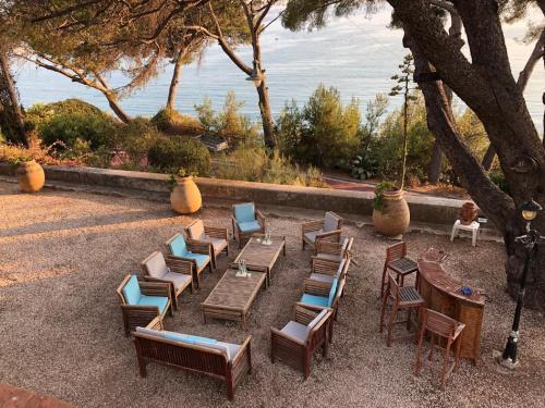 Sea-view Holiday Home In Sanary-sur-mer With Private Pool