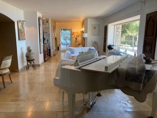 Sea-view Holiday Home In Sanary-sur-mer With Private Pool
