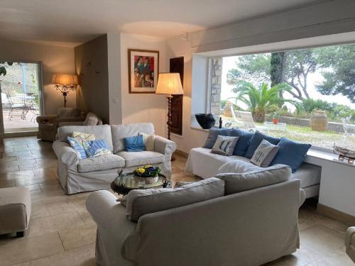 Sea-view Holiday Home In Sanary-sur-mer With Private Pool