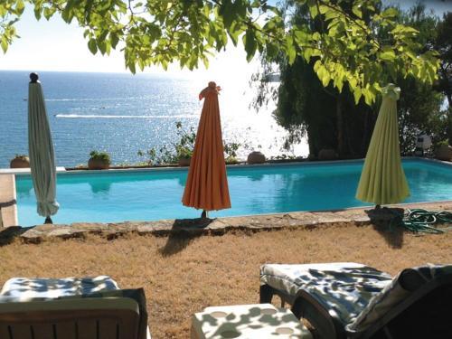 Sea-view Holiday Home In Sanary-sur-mer With Private Pool