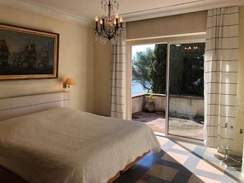 Sea-view Holiday Home In Sanary-sur-mer With Private Pool
