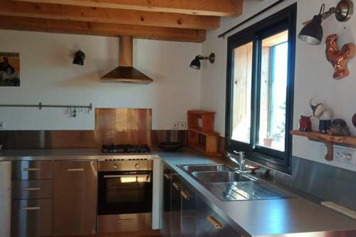 Maisonnette Et Roulotte Perch�es En Ard�che