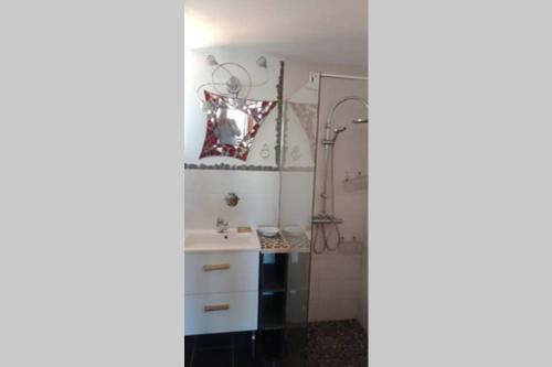 Maisonnette Et Roulotte Perch�es En Ard�che