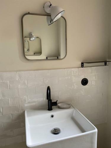 Hostal Maison L�onard Du Ventoux