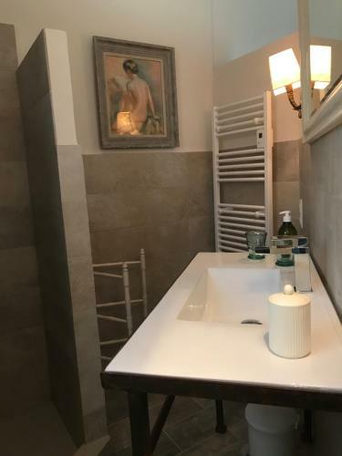 Hostal Sous Les Canniers