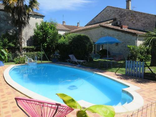Holiday Home Les Volets Bleus