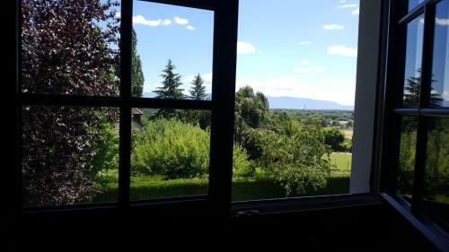 Hostal Cosy Room Nearby Geneva