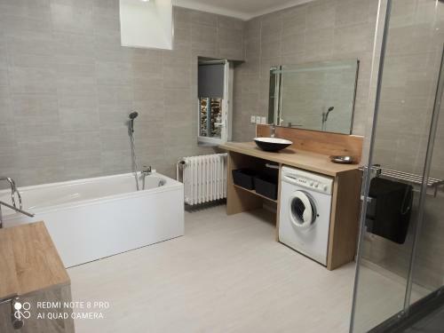 Maison De Village 6/9 Prs