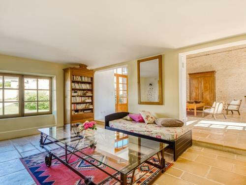 Spacious Holiday Home In Sauveterre De L�mance With Library