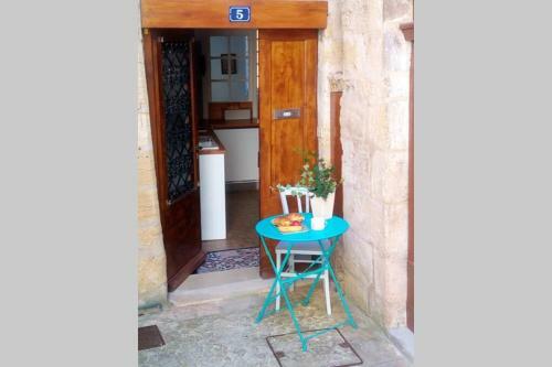Maisonnette Au C?ur De La Cit� M�di�vale.