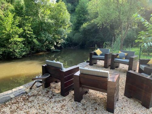 Villa Au Bord De La Rivi�re Avec Spa