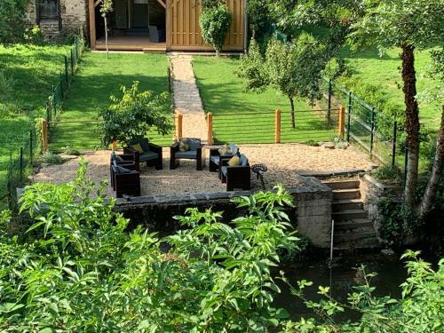 Villa Au Bord De La Rivi�re Avec Spa