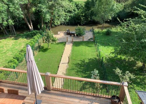 Villa Au Bord De La Rivi�re Avec Spa