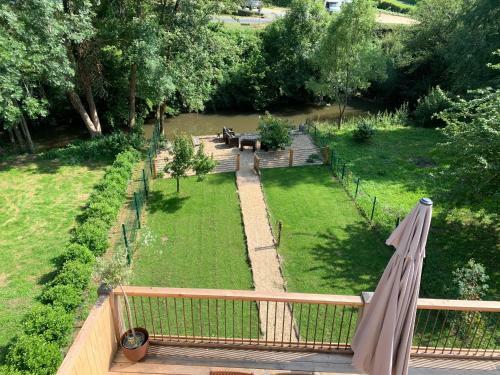 Villa Au Bord De La Rivi�re Avec Spa