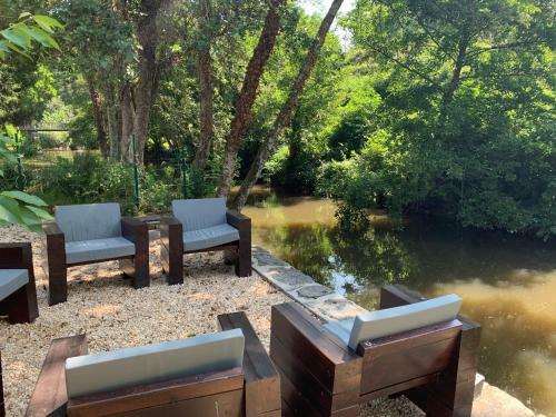 Villa Au Bord De La Rivi�re Avec Spa