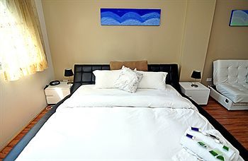 Posh Hotel