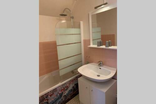 Apartamento Burgondy Medieval City Studio 3***