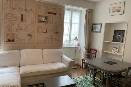 Apartamento Burgondy Medieval City Studio 3***