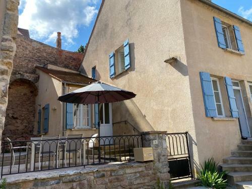 B�tisse Du Pont Pinard Et Son Granit Rose