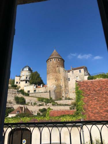 B�tisse Du Pont Pinard Et Son Granit Rose