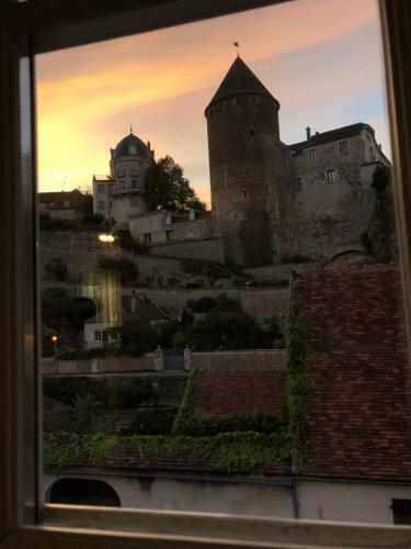 B�tisse Du Pont Pinard Et Son Granit Rose