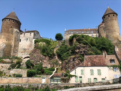 B�tisse Du Pont Pinard Et Son Granit Rose