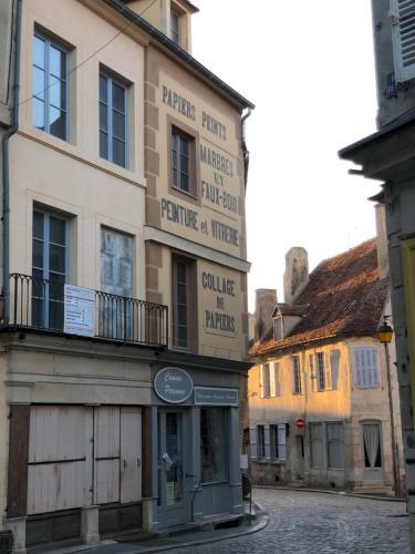 B�tisse Du Pont Pinard Et Son Granit Rose