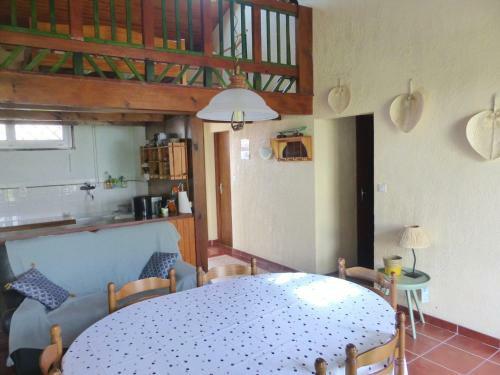 Villa Pour 6 Personnes � 100m de La Plage Des Bourdaines
