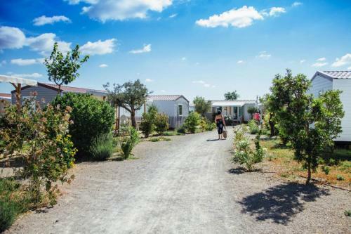 Mobile Home In S�rignan With Air Conditioning