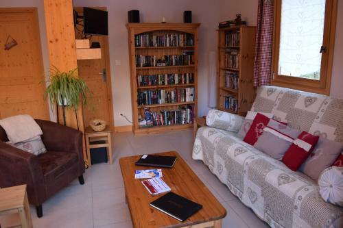 Apartment La Tibolire