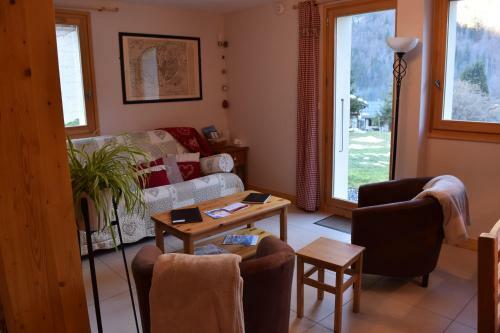 Apartment La Tibolire