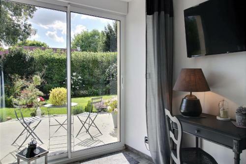 Au Jardin D'etaville B&B