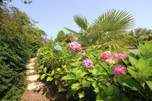 Au Jardin D'etaville B&B