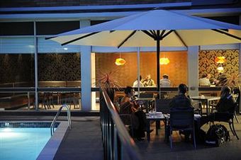 Royal Pacific Hotel