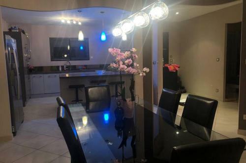 Villa 145 M2 Avec Piscine, Dans Un Milieux Arbor�.