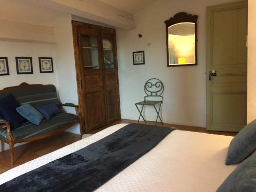 Bed & Breakfast Les Aigui�res En Provence