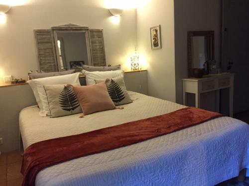Bed & Breakfast Les Aigui�res En Provence
