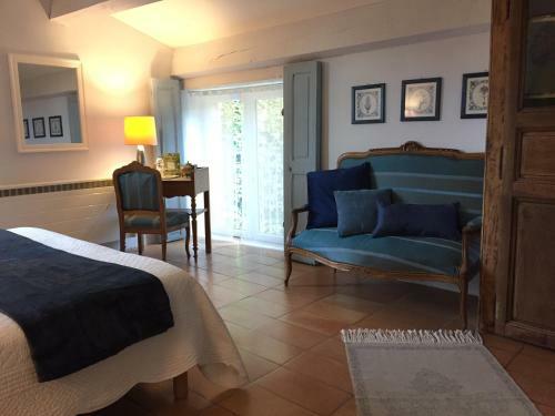 Bed & Breakfast Les Aigui�res En Provence