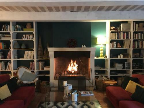 Bed & Breakfast Les Aigui�res En Provence