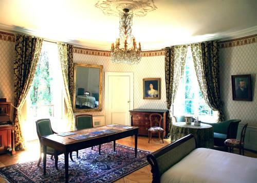 Hostal La Villa Palladienne - Ch�teau De Syam