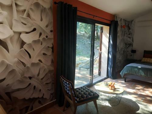 Hostal Villa Bleucassis